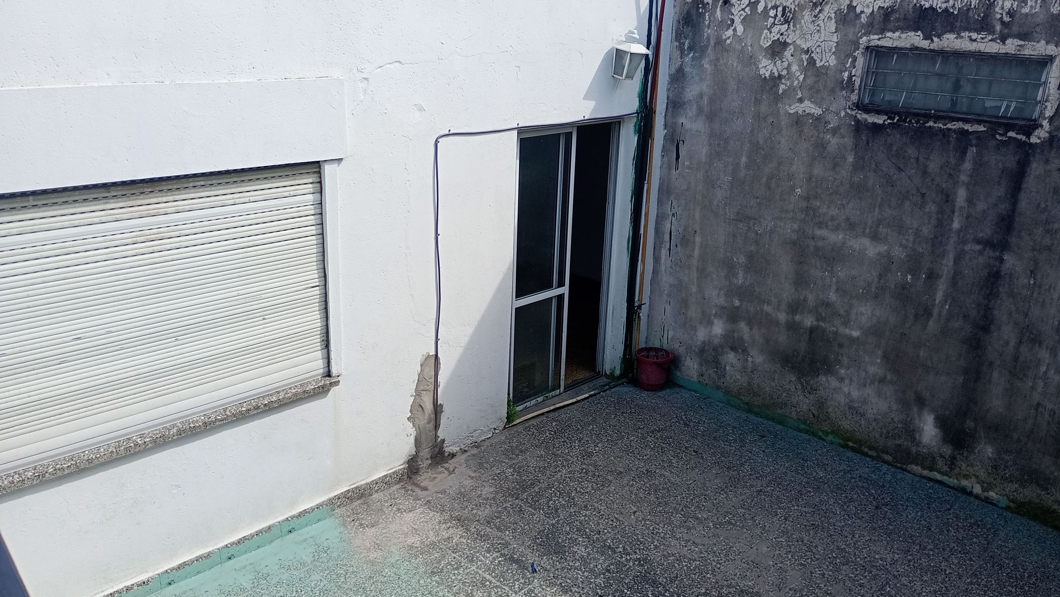 VENTA Amplio Galpón con 2 Departamentos en Block - 26
