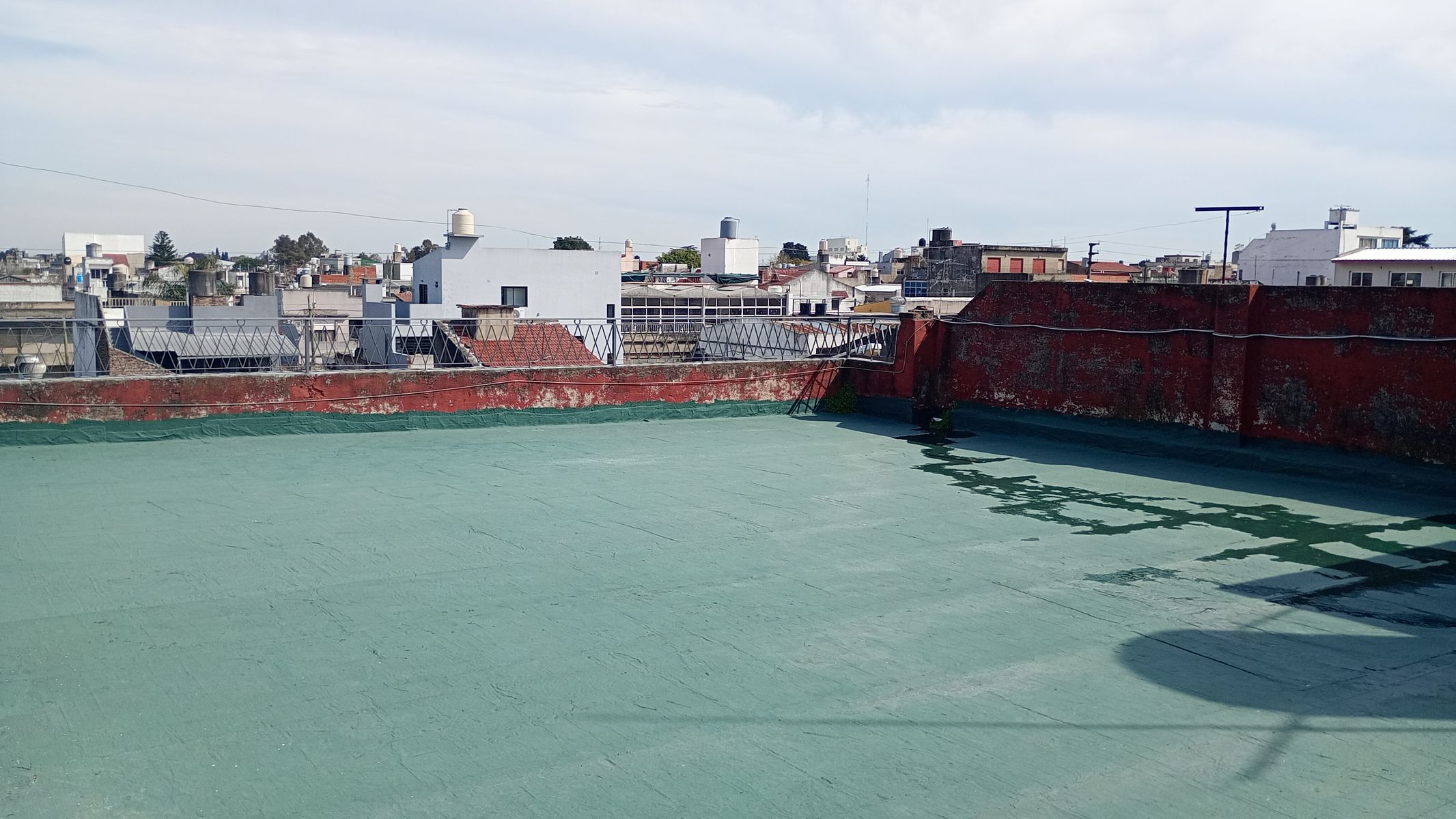 VENTA Amplio Galpón con 2 Departamentos en Block - 27