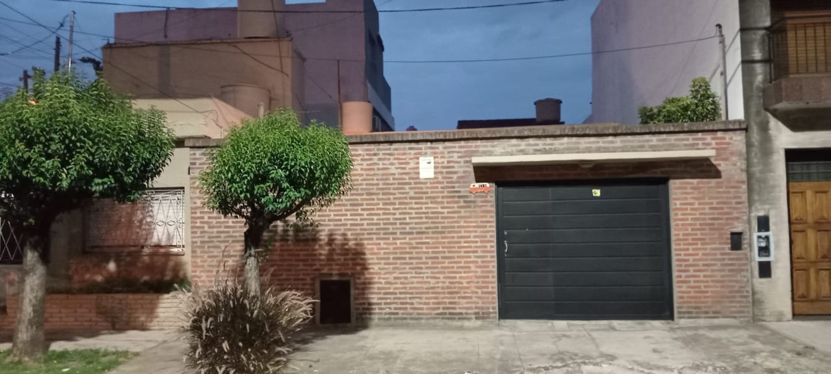 VENTA 2 Casas sobre lote en esquina - 2