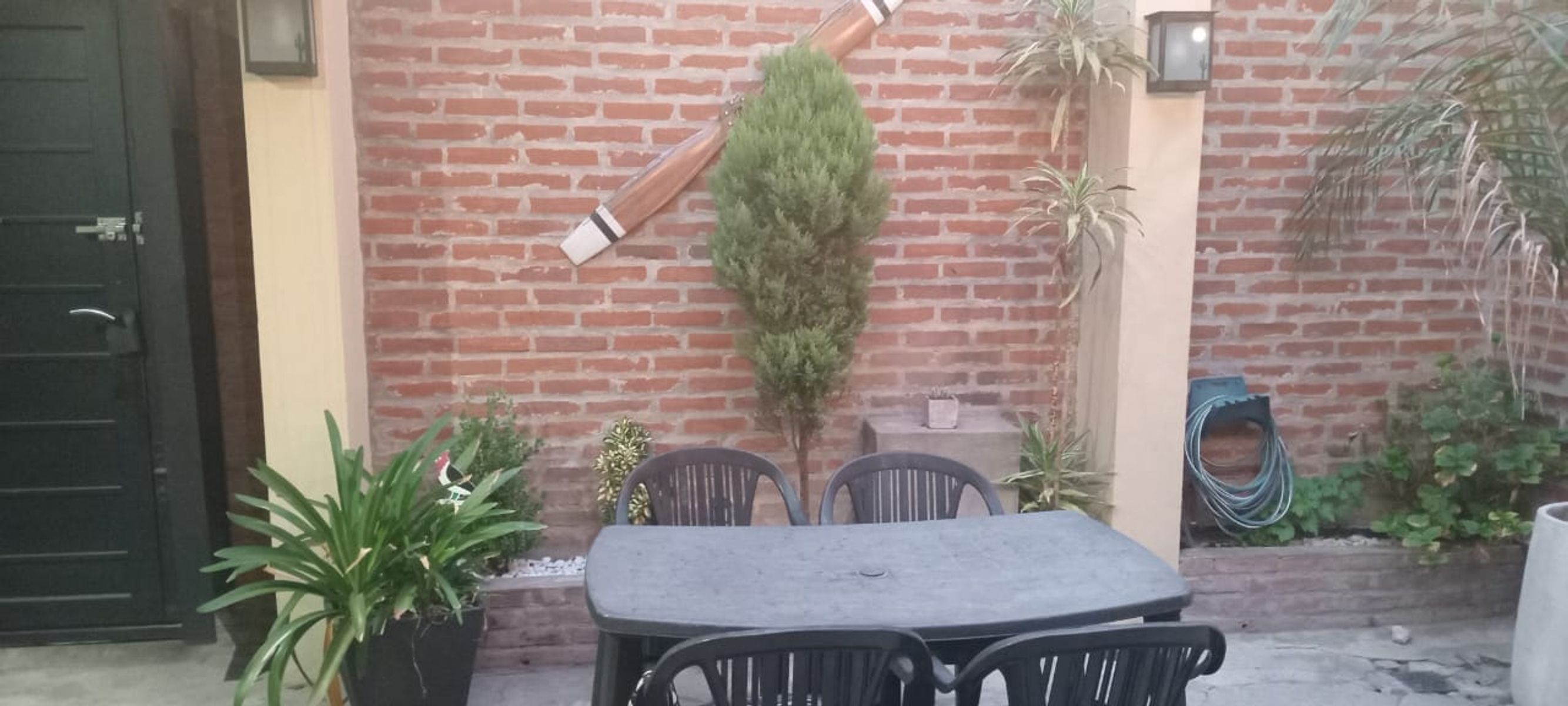 VENTA 2 Casas sobre lote en esquina - 30