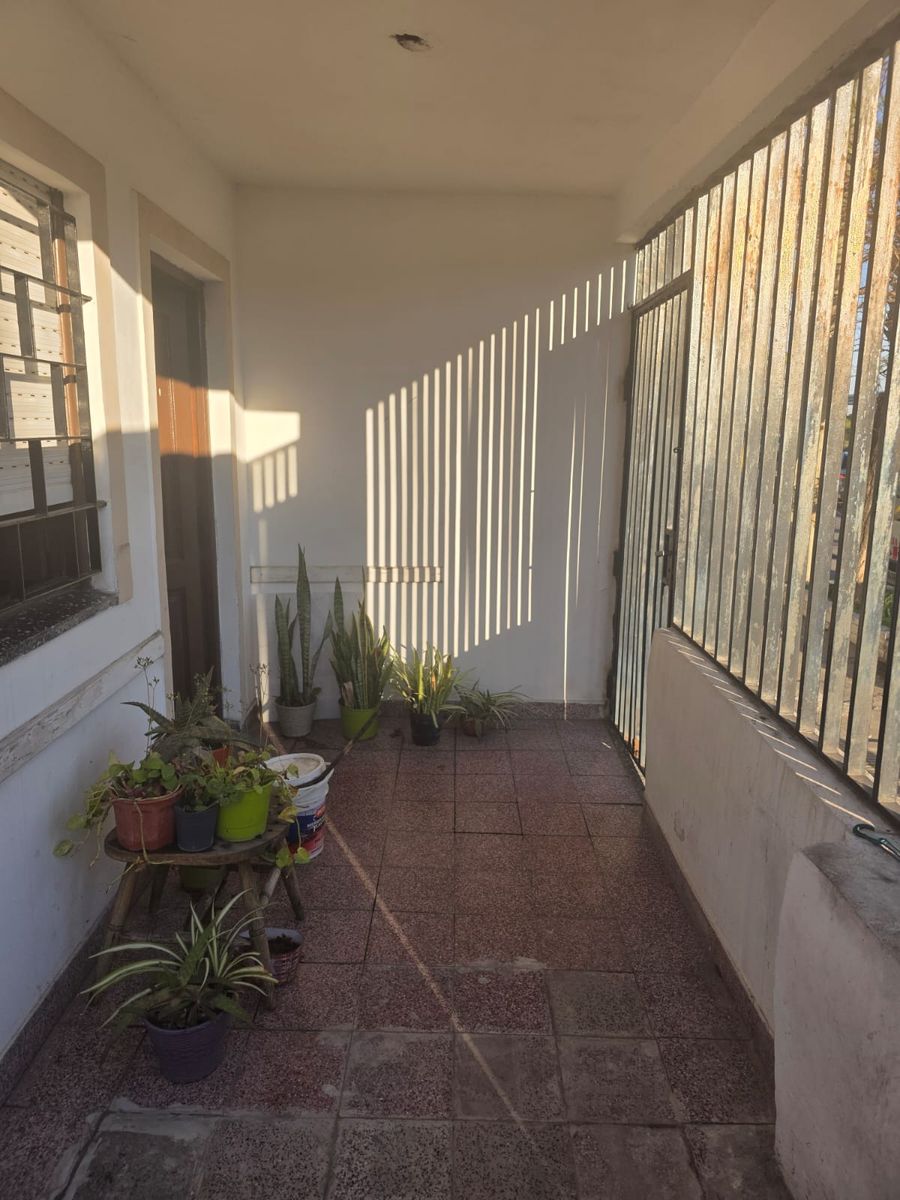 VENTA Casa de 3 ambientes al frente con vivienda de 3 ambientes al fondo - 4