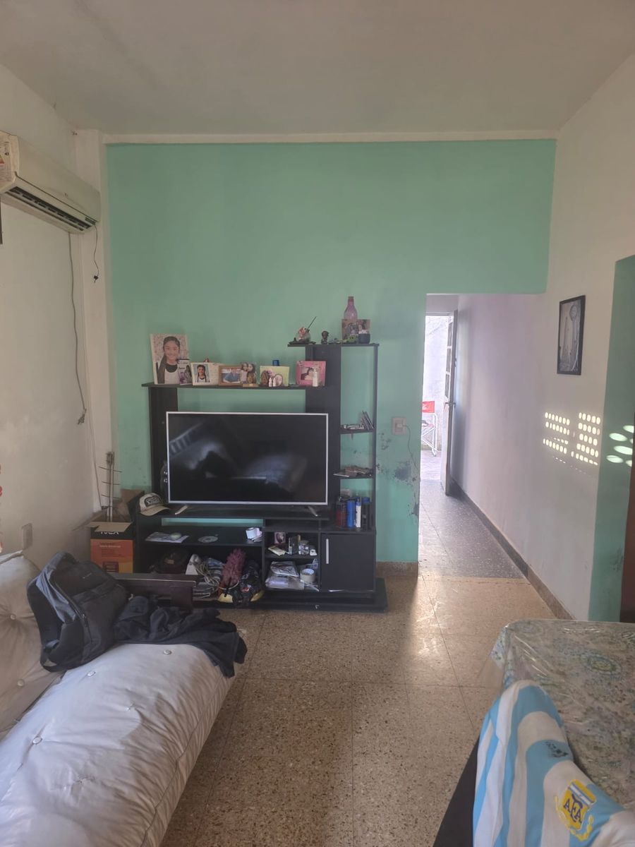 VENTA Casa de 3 ambientes al frente con vivienda de 3 ambientes al fondo - 5