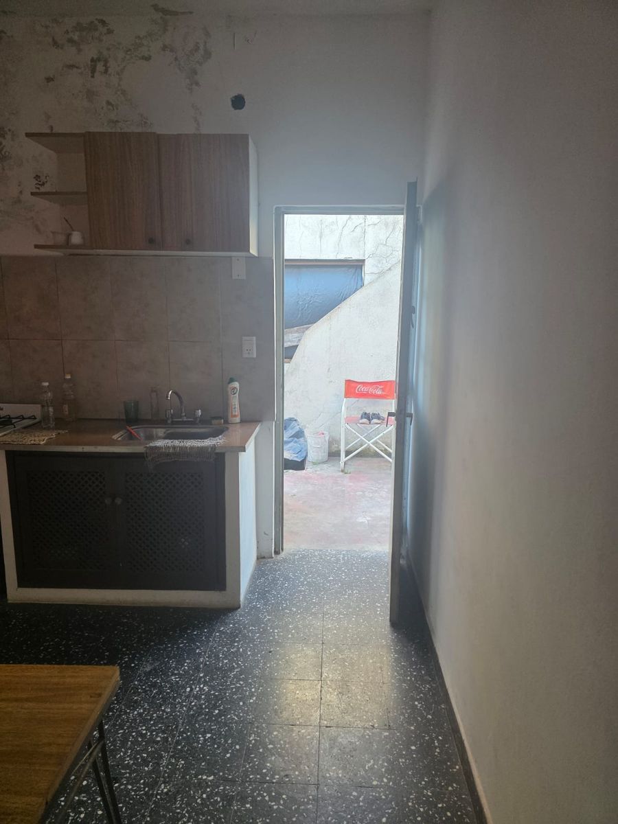 VENTA Casa de 3 ambientes al frente con vivienda de 3 ambientes al fondo - 9