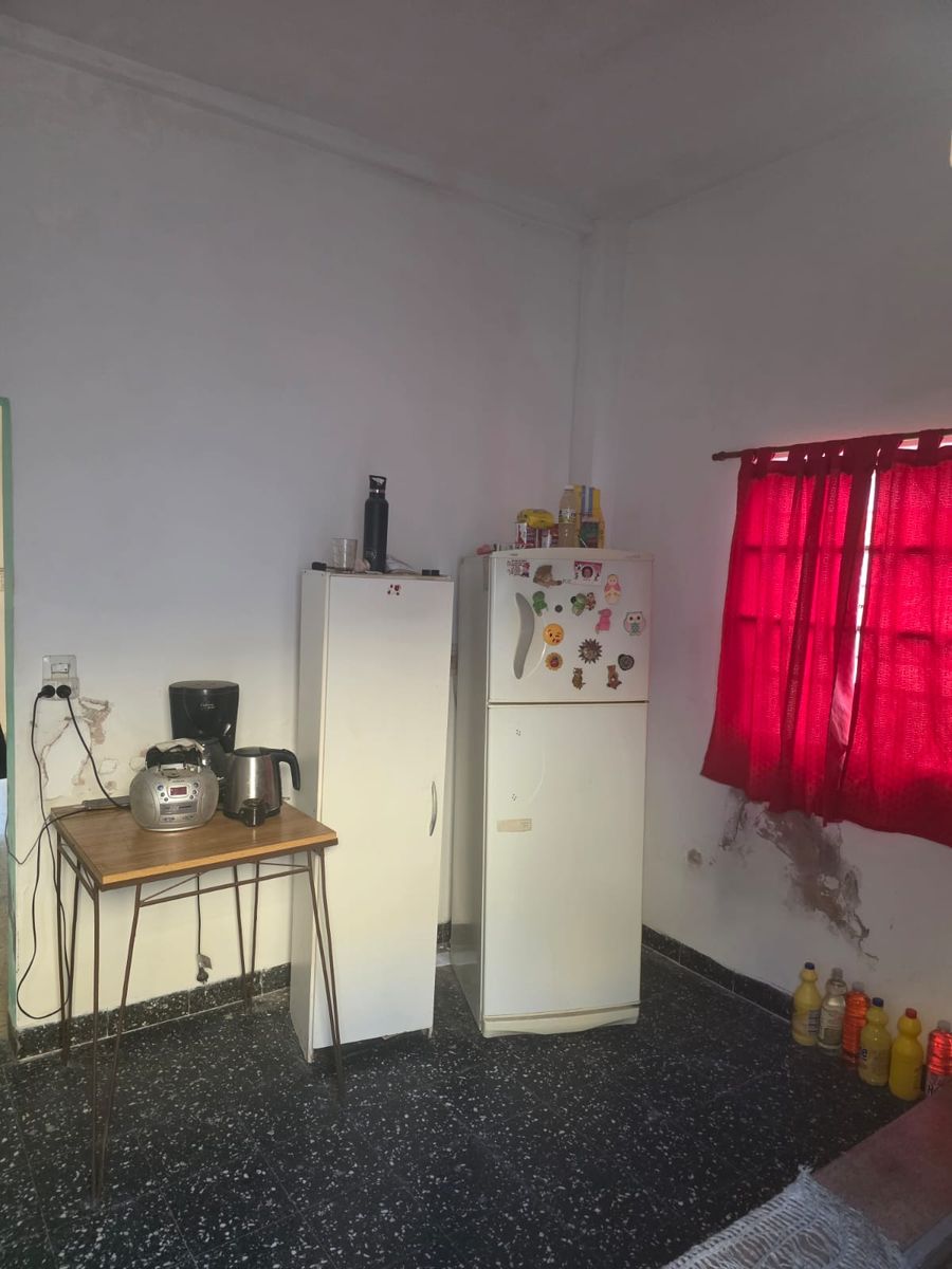 VENTA Casa de 3 ambientes al frente con vivienda de 3 ambientes al fondo - 10