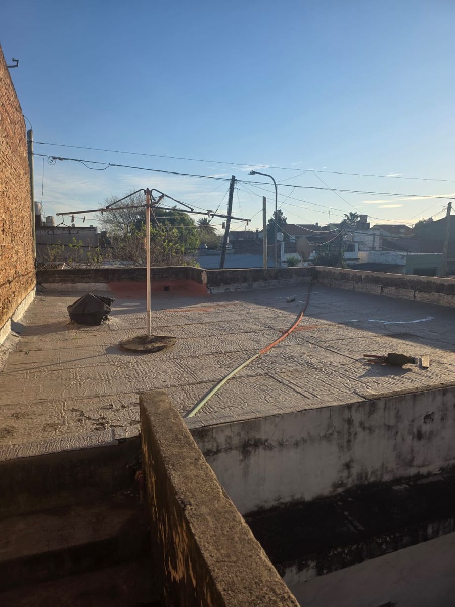 VENTA Casa de 3 ambientes al frente con vivienda de 3 ambientes al fondo - 21