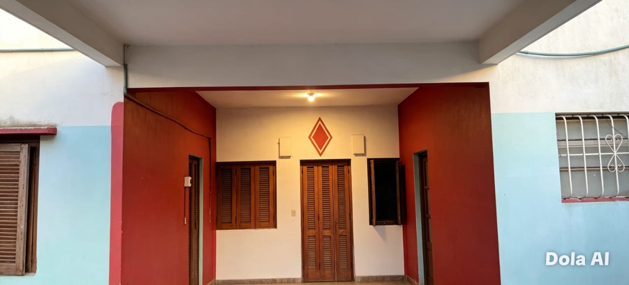 VIVIENDA MULTIFAMILIAR A RECICLAR PROPIEDAD DE RENTADE 677 m2 CON 2 LOCALES +CASA +DEPARTAMENTO 3 AMBIENTES EN TAPIALES