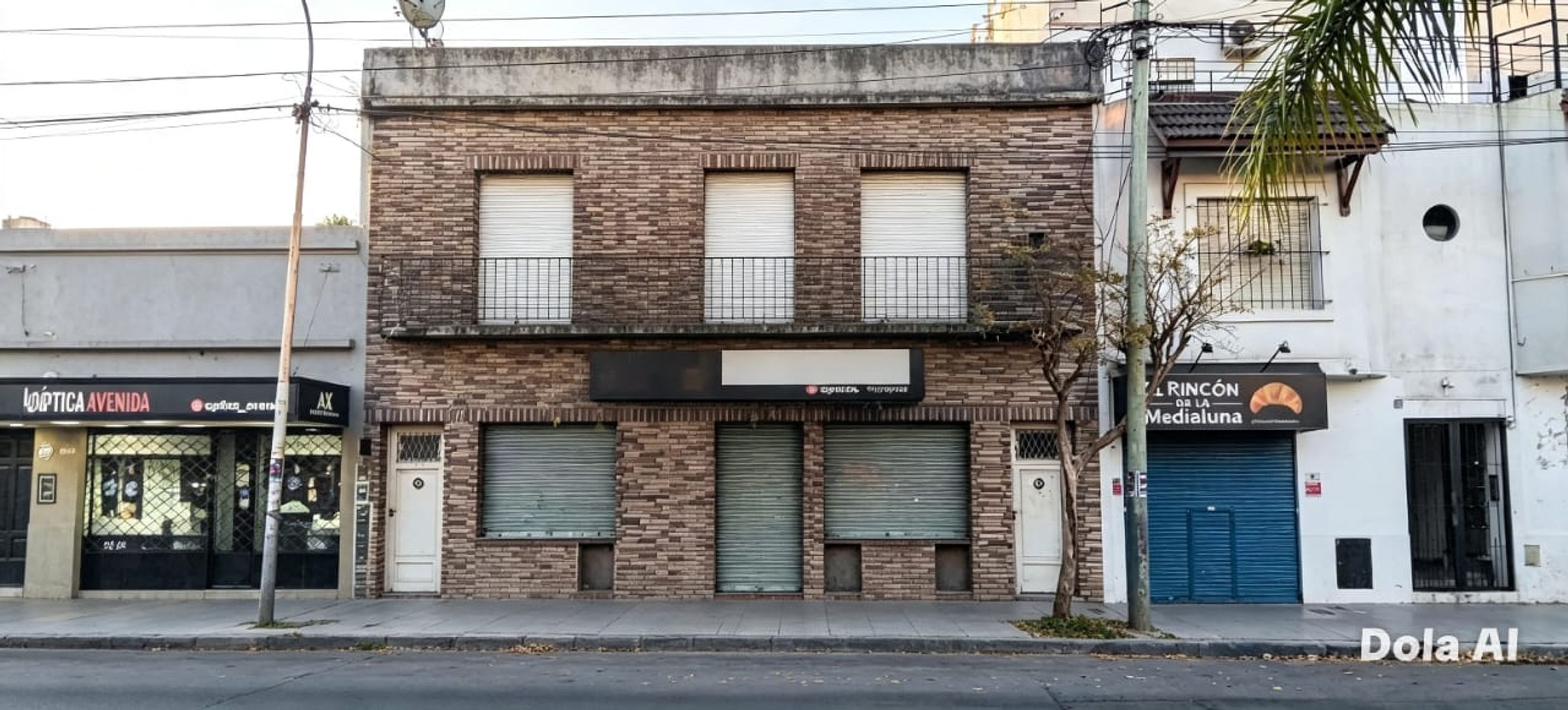 VIVIENDA MULTIFAMILIAR A RECICLAR PROPIEDAD DE RENTADE 677 m2 CON 2 LOCALES +CASA +DEPARTAMENTO 3 AMBIENTES EN TAPIALES — foto 11