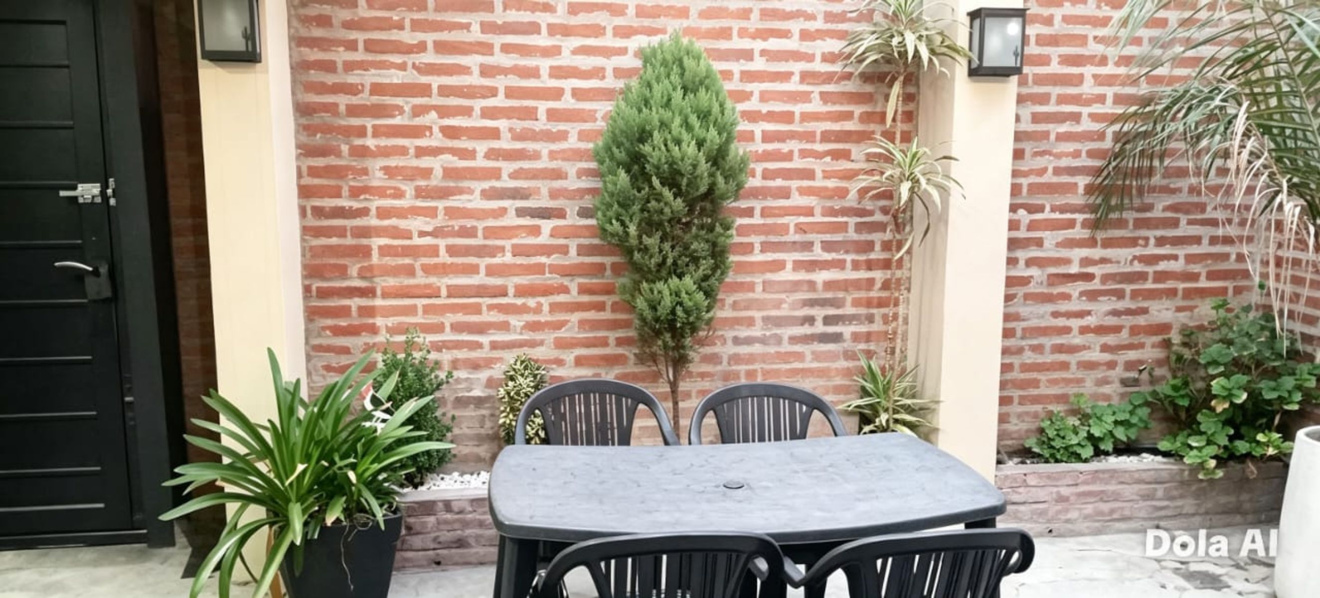 ¡ESQUINA ÃNICA EN MADERO 224m2 - 2 CASAS EN 1 LOTE - 6 Ambientes - Garage Cubiero y Una entrada de auto + Terraza + Patio con Parrilla - 8