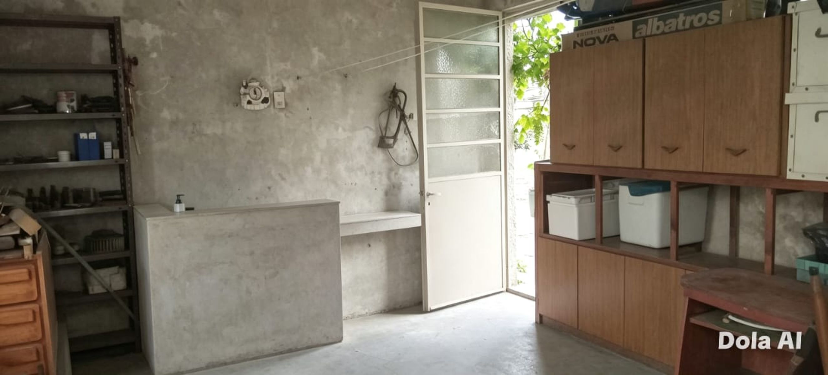 ¡ESQUINA ÃNICA EN MADERO 224m2 - 2 CASAS EN 1 LOTE - 6 Ambientes - Garage Cubiero y Una entrada de auto + Terraza + Patio con Parrilla - 11