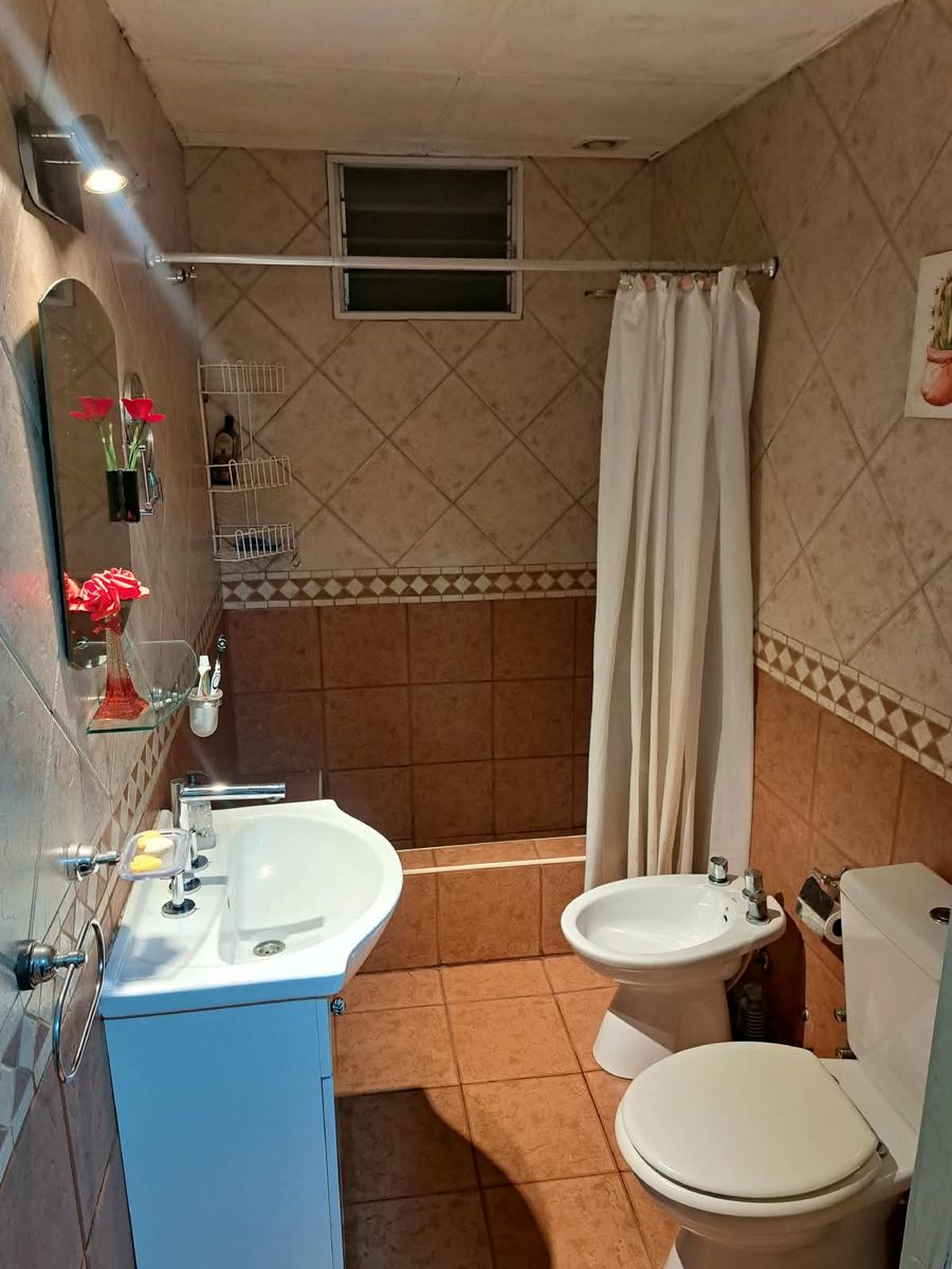 ¡ESQUINA ÃNICA EN MADERO 224m2 - 2 CASAS EN 1 LOTE - 6 Ambientes - Garage Cubiero y Una entrada de auto + Terraza + Patio con Parrilla - 15