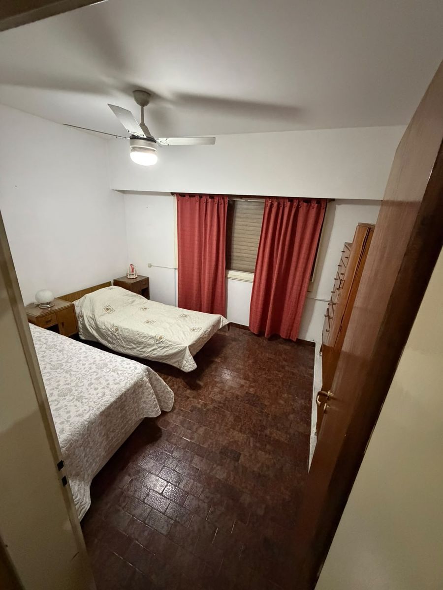 ¡ESQUINA ÃNICA EN MADERO 224m2 - 2 CASAS EN 1 LOTE - 6 Ambientes - Garage Cubiero y Una entrada de auto + Terraza + Patio con Parrilla - 21