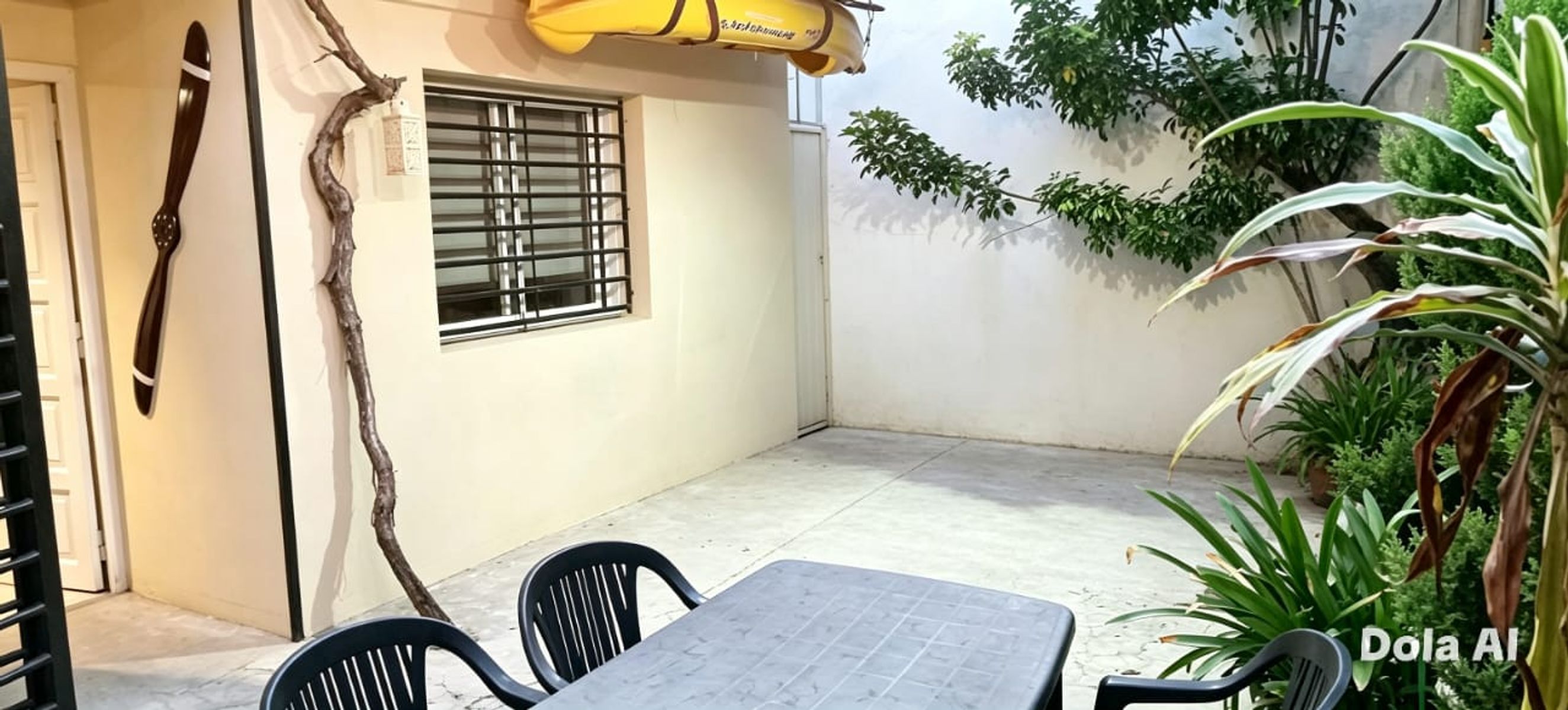¡ESQUINA ÃNICA EN MADERO 224m2 - 2 CASAS EN 1 LOTE - 6 Ambientes - Garage Cubiero y Una entrada de auto + Terraza + Patio con Parrilla - 35