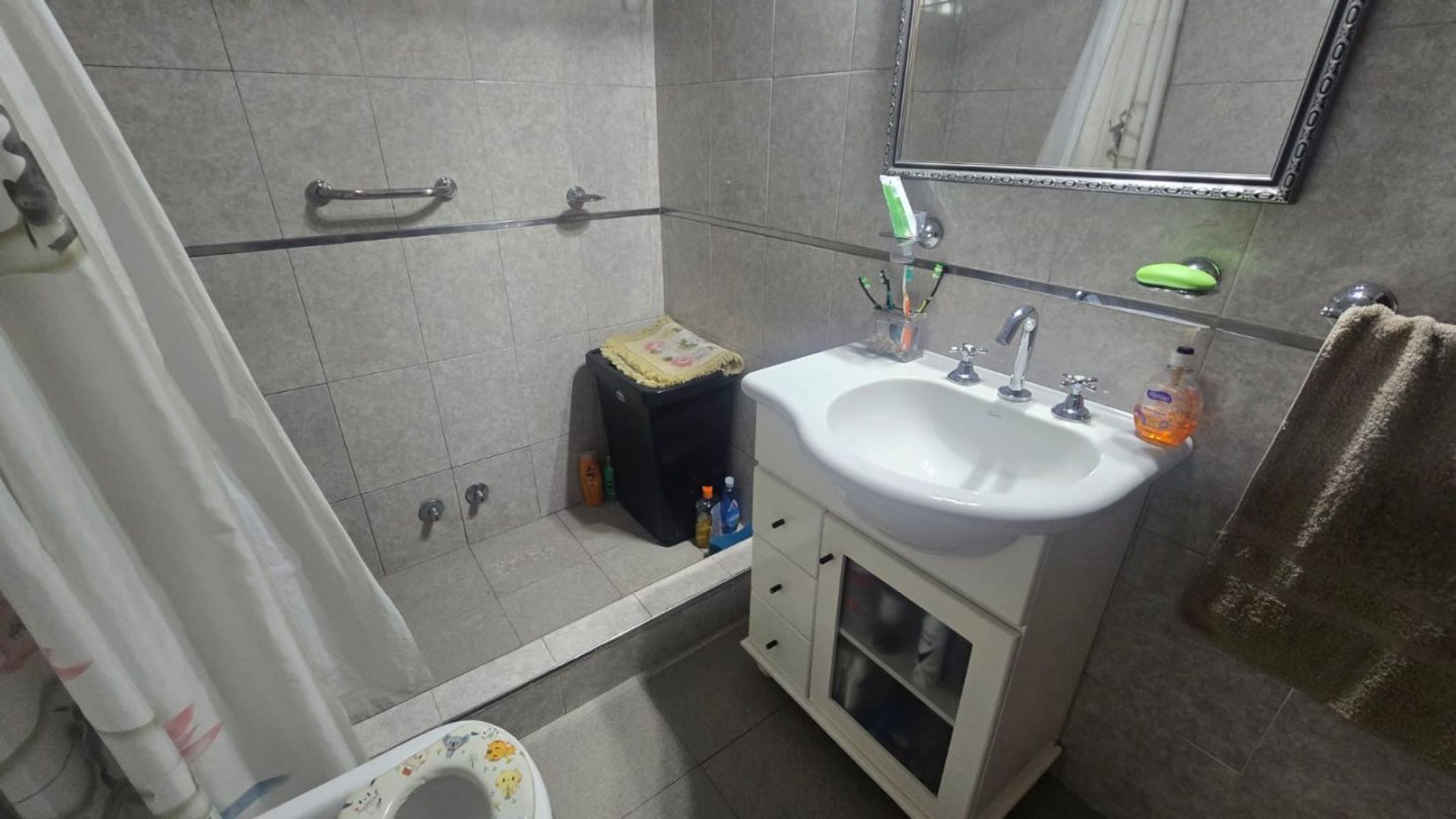 CASA DE 3 AMBIENTES CON AMPLIO PARQUE Y ENTRADA PARA VARIOS AUTOS - 9