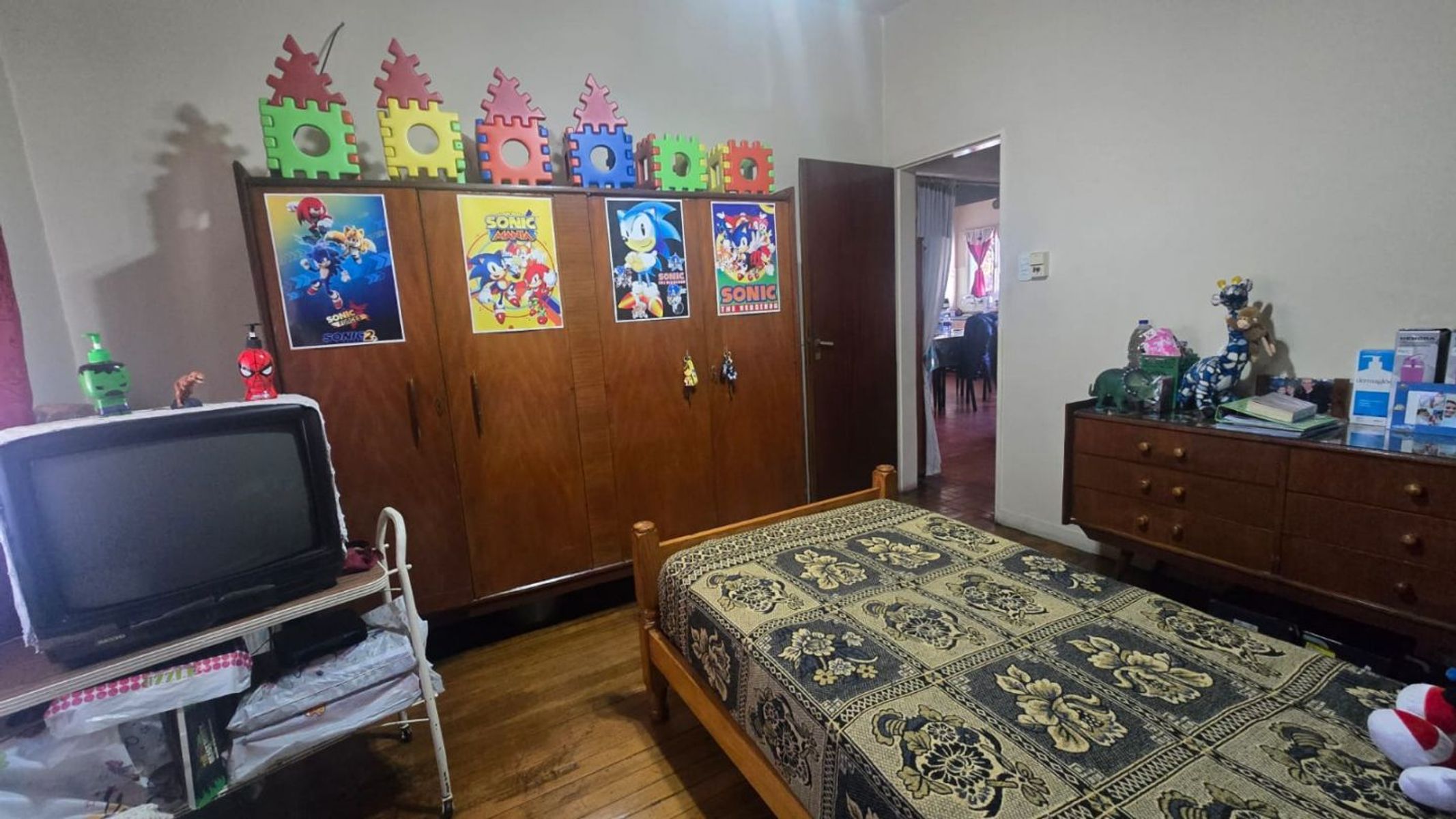 CASA DE 3 AMBIENTES CON AMPLIO PARQUE Y ENTRADA PARA VARIOS AUTOS - 11