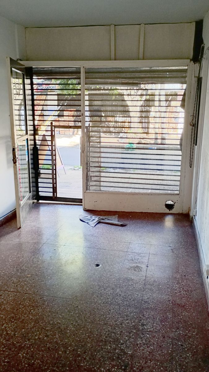 ALQUILER Local Comercial a metros de Av. Crovara — foto 4