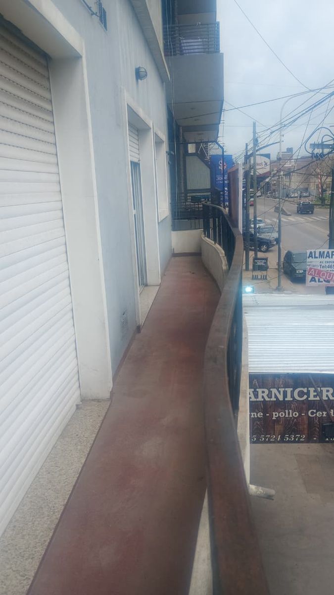 ALQUILER Departamento 2 ambientes 1º piso al frente con balcón - 12