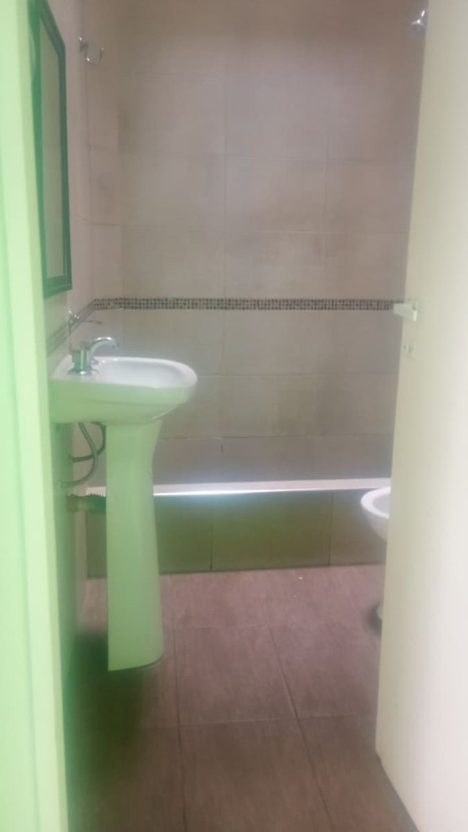 ALQUILER Departamento 2 ambientes 1º piso al frente con balcón - 13