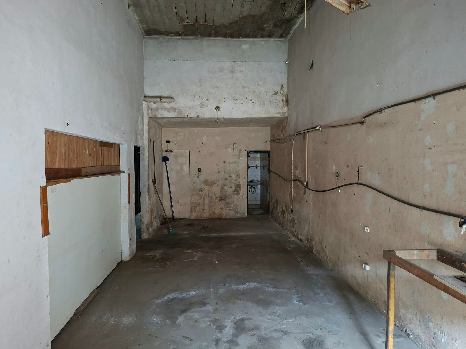 VENTA Local comercial al frente + Galpón al fondo - 2