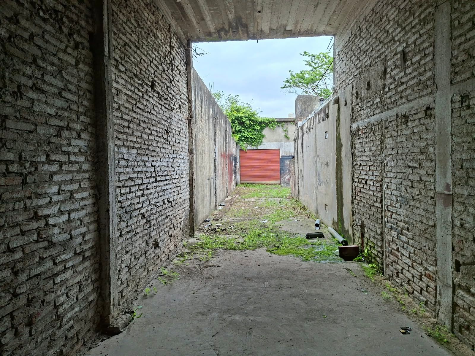 VENTA Local comercial al frente + Galpón al fondo - 15