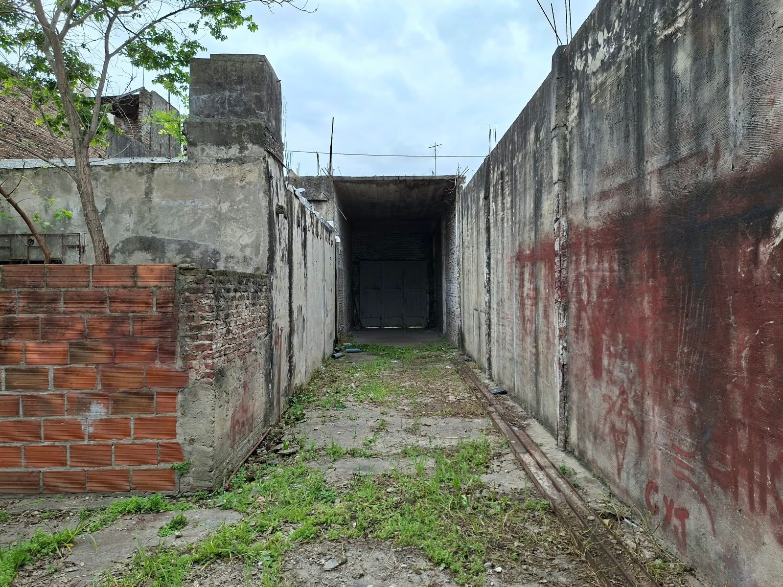 VENTA Local comercial al frente + Galpón al fondo - 17