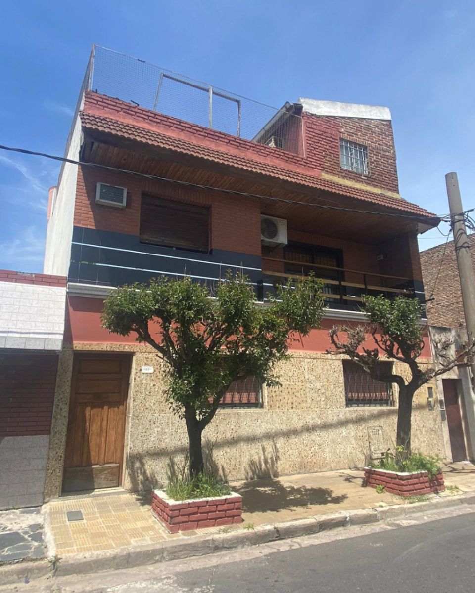 VENTA PH de 3 ambientes con patio - 1