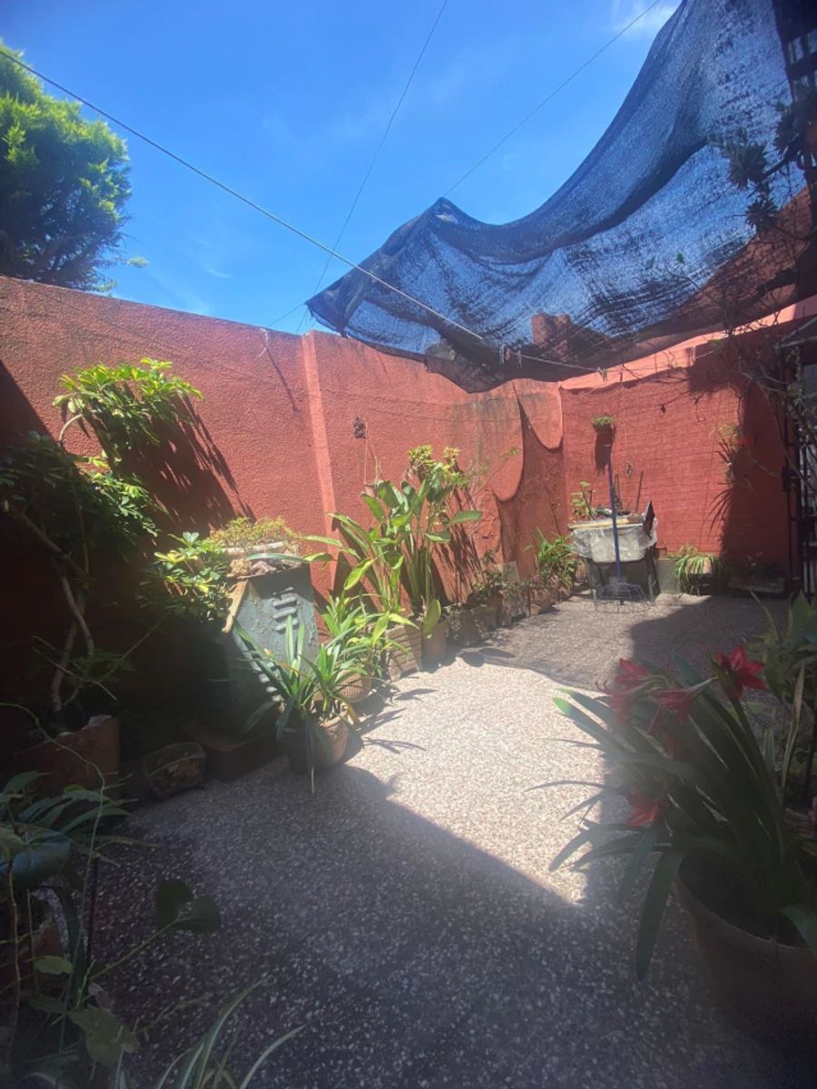 VENTA PH de 3 ambientes con patio - 11