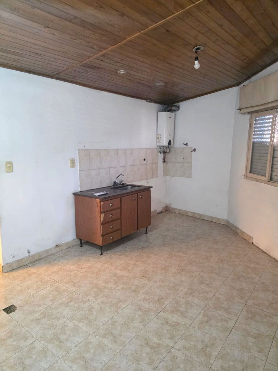 ALQUILER PH 2 ambientes al frente - 2