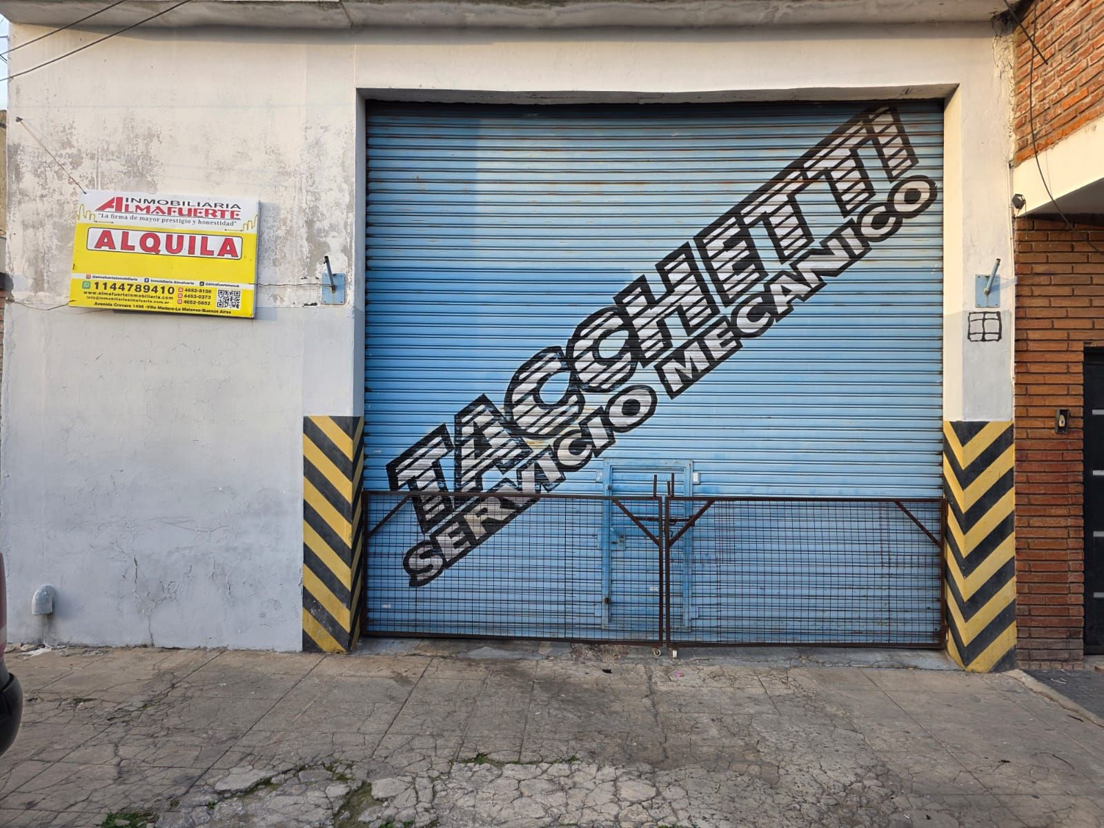 ALQUILER Galpón con entrada de autos - 1