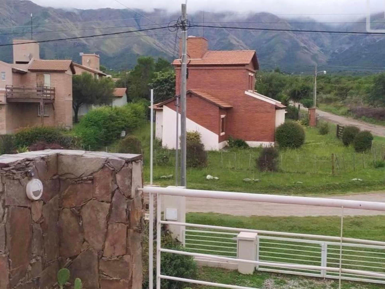 EXCELENTE PROPIEDAD DE CATEGORIA EN LAS MORERAS, MERLO, SAN LUIS — foto 2