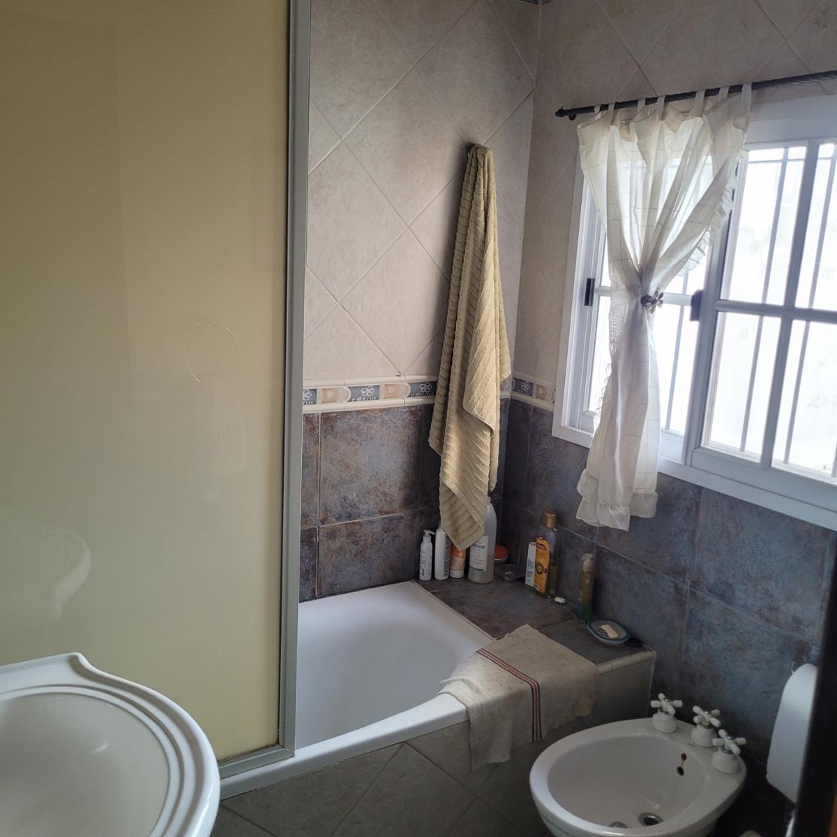 EXCELENTE PROPIEDAD EN INMEJORABLE ZONA — foto 6