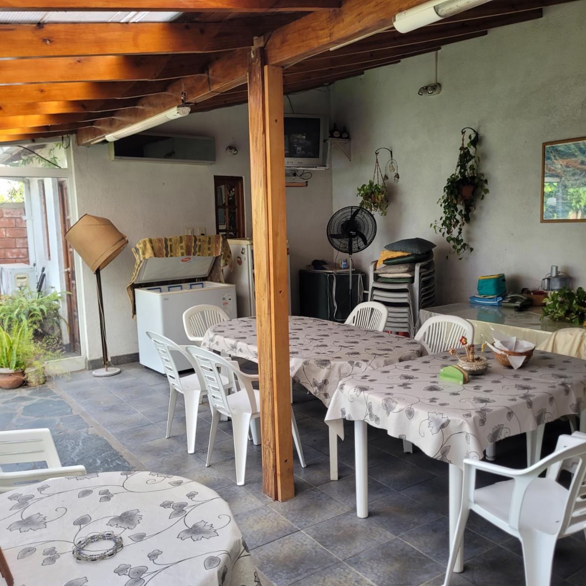 EXCELENTE PROPIEDAD EN INMEJORABLE ZONA — foto 10