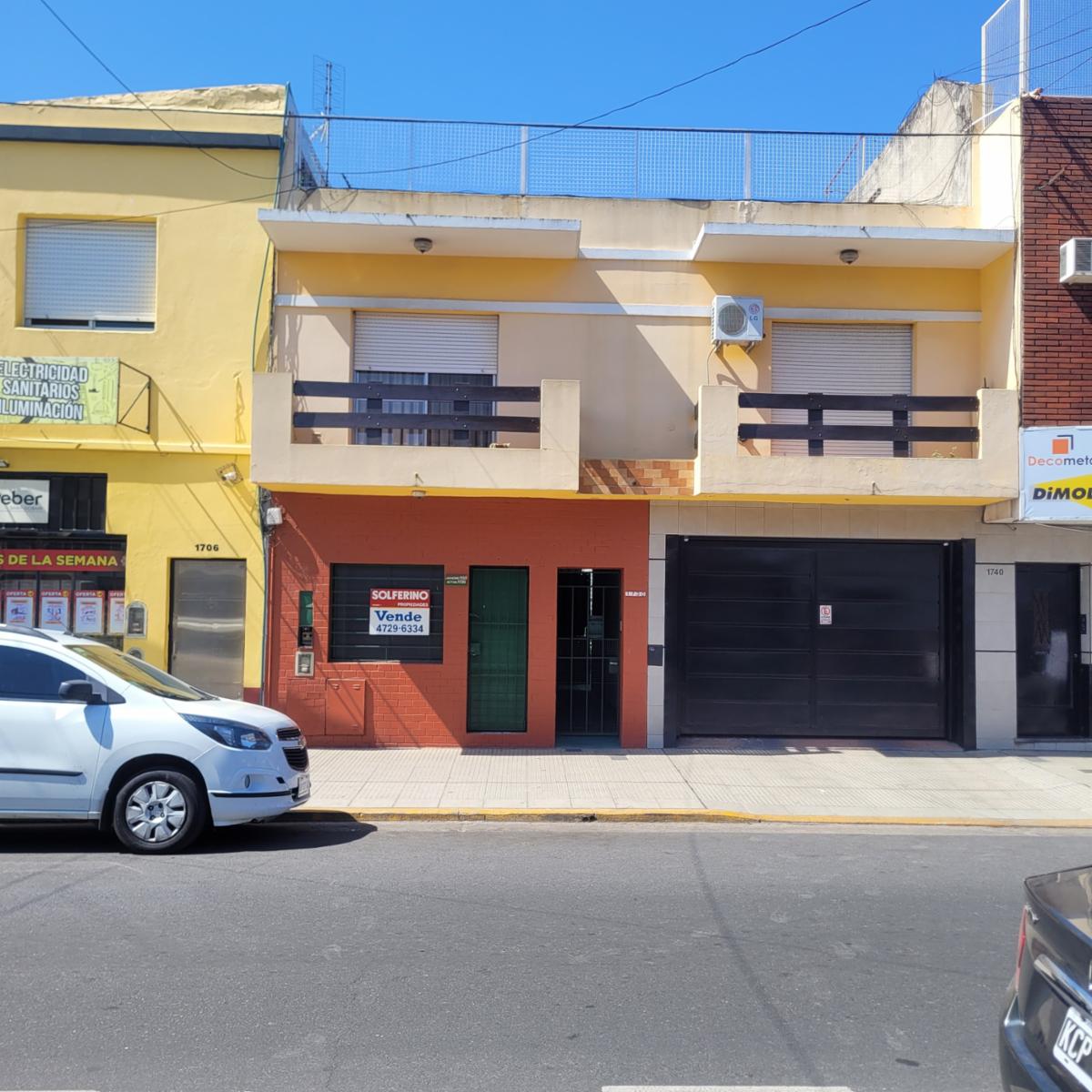 DEPARTAMENTO DE 2 AMBIENTES CON PATIO EN EXCELENTE ZONA — foto 3