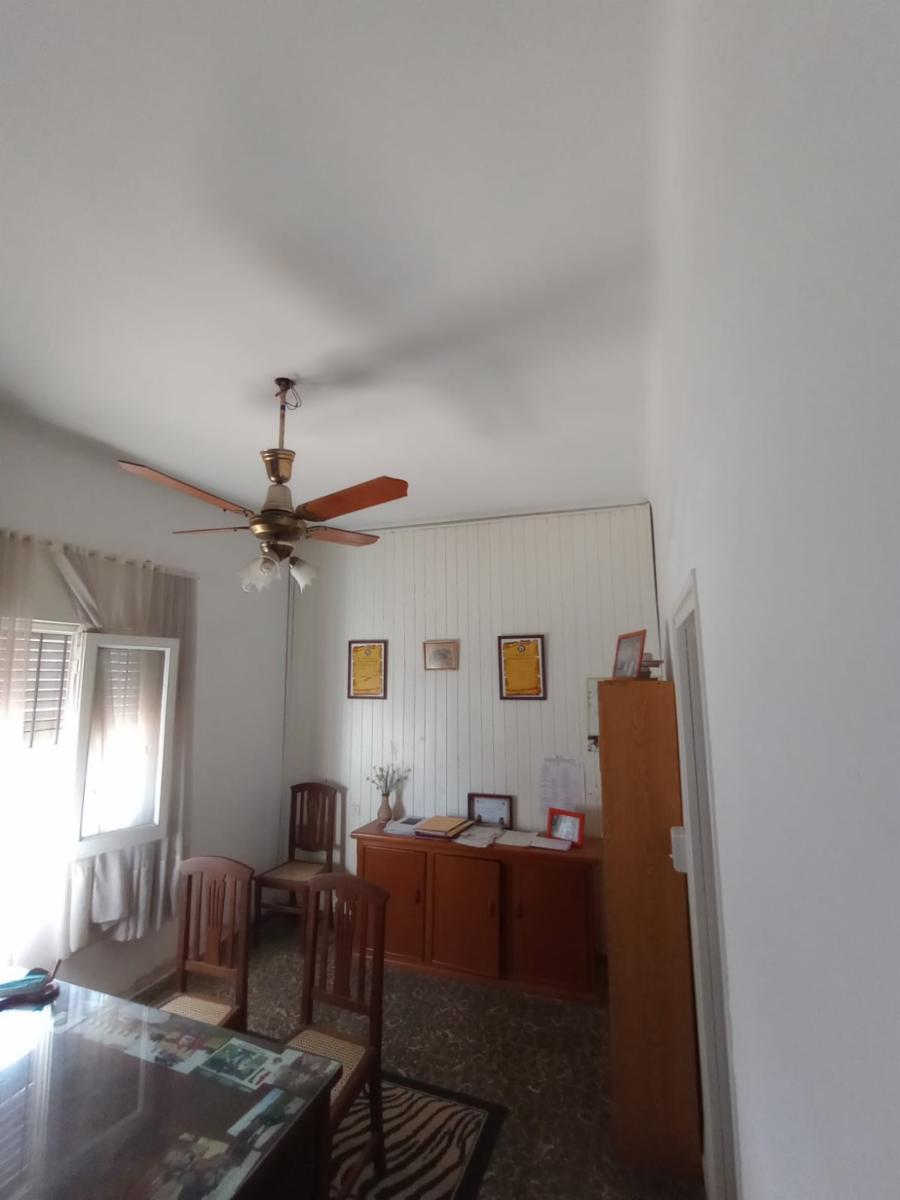VENDO CASA PARA VIVIENDA O PARA OFICINAS - ZONA TRIBUNALES
