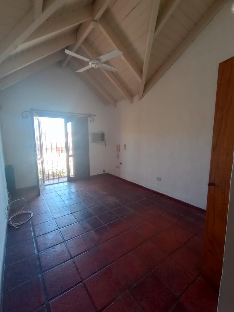 VENDO HERMOSA CASA -- EXCELENTE UBICACION — foto 6