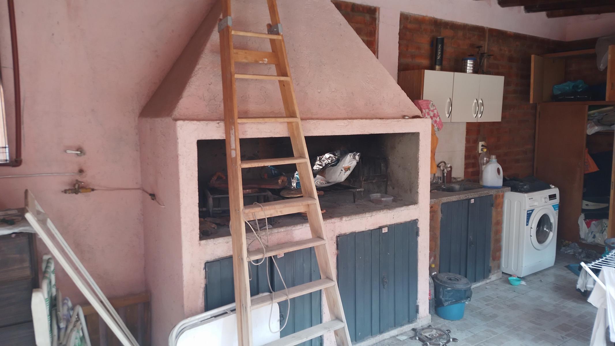 BELLA CASA EN VENTA ZONA TRANQUILA — foto 2