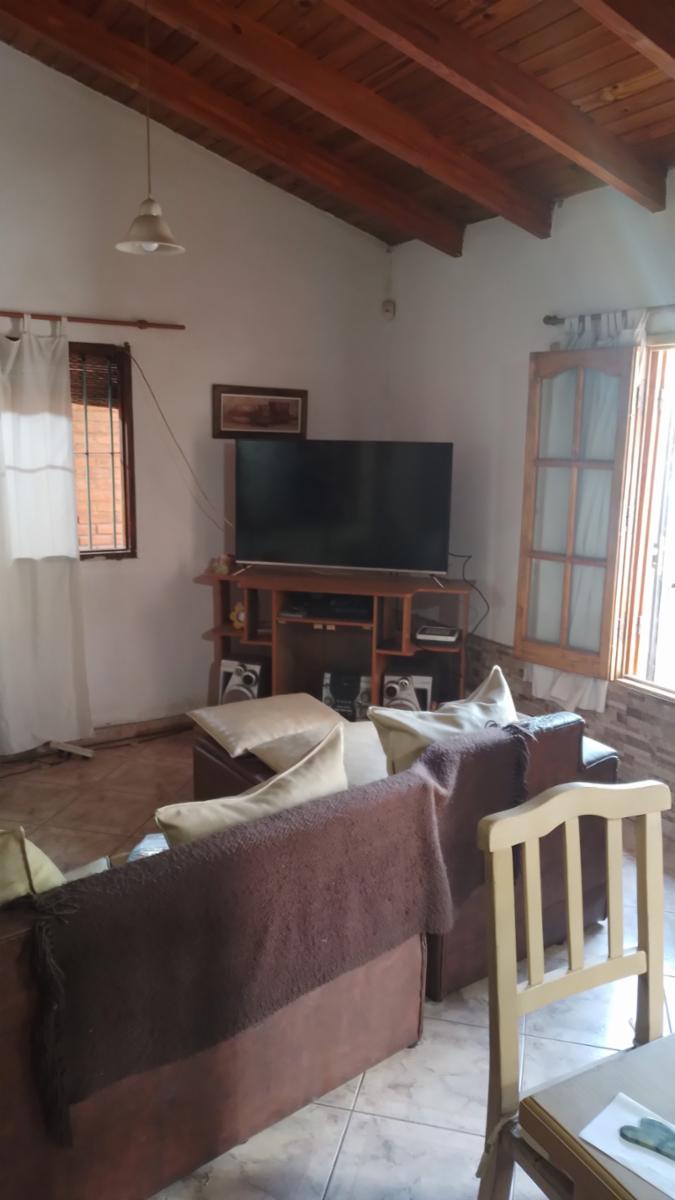 BELLA CASA EN VENTA ZONA TRANQUILA — foto 4