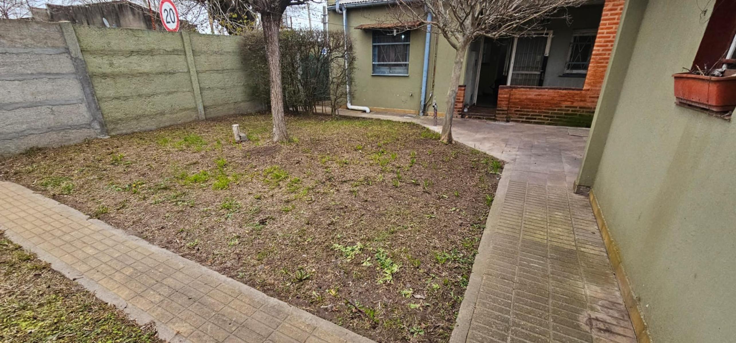 VENTA DE CASA AMOBLADA CON JARDÍN EN ALEJANDRO KORN — foto 8