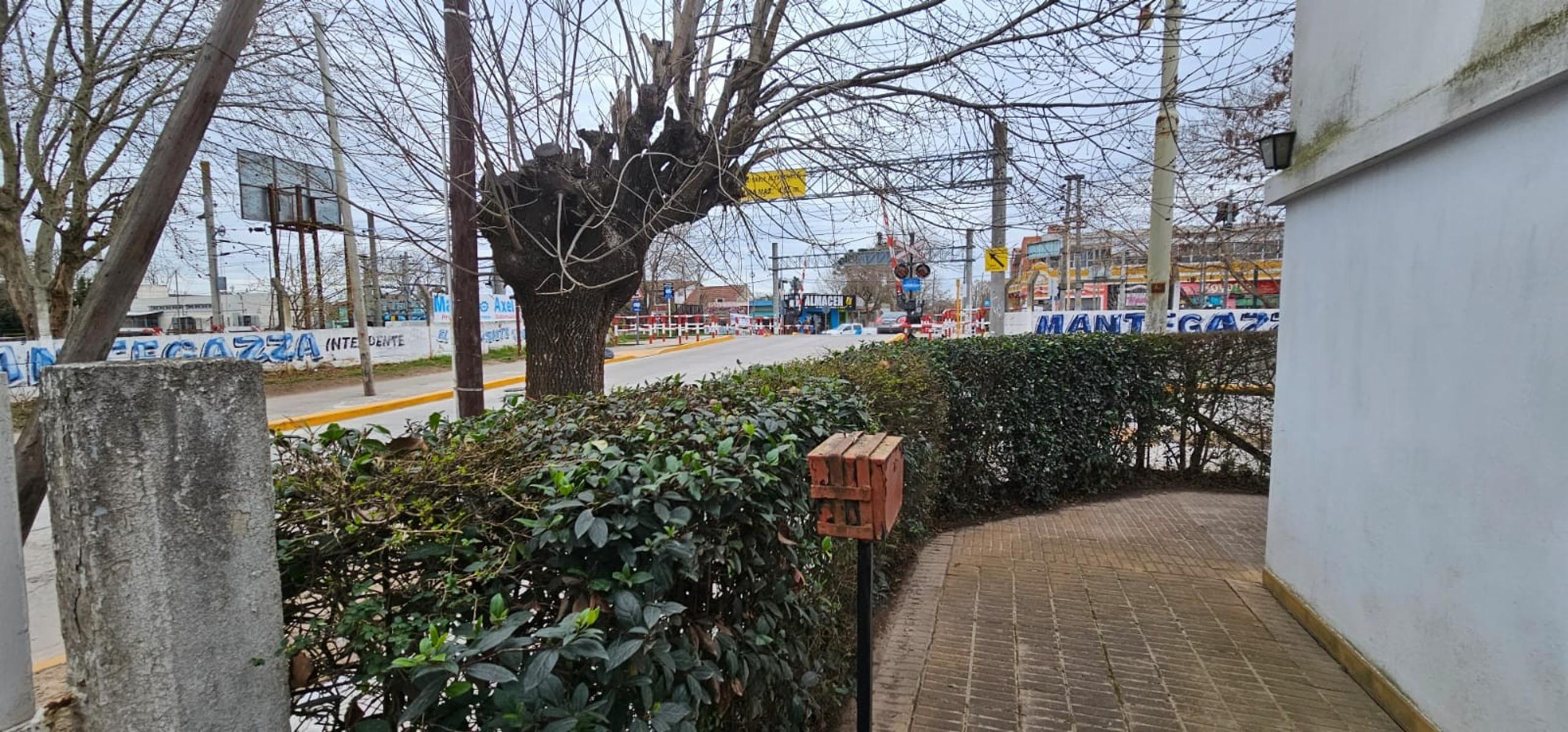 VENTA DE CASA AMOBLADA CON JARDÍN EN ALEJANDRO KORN — foto 12