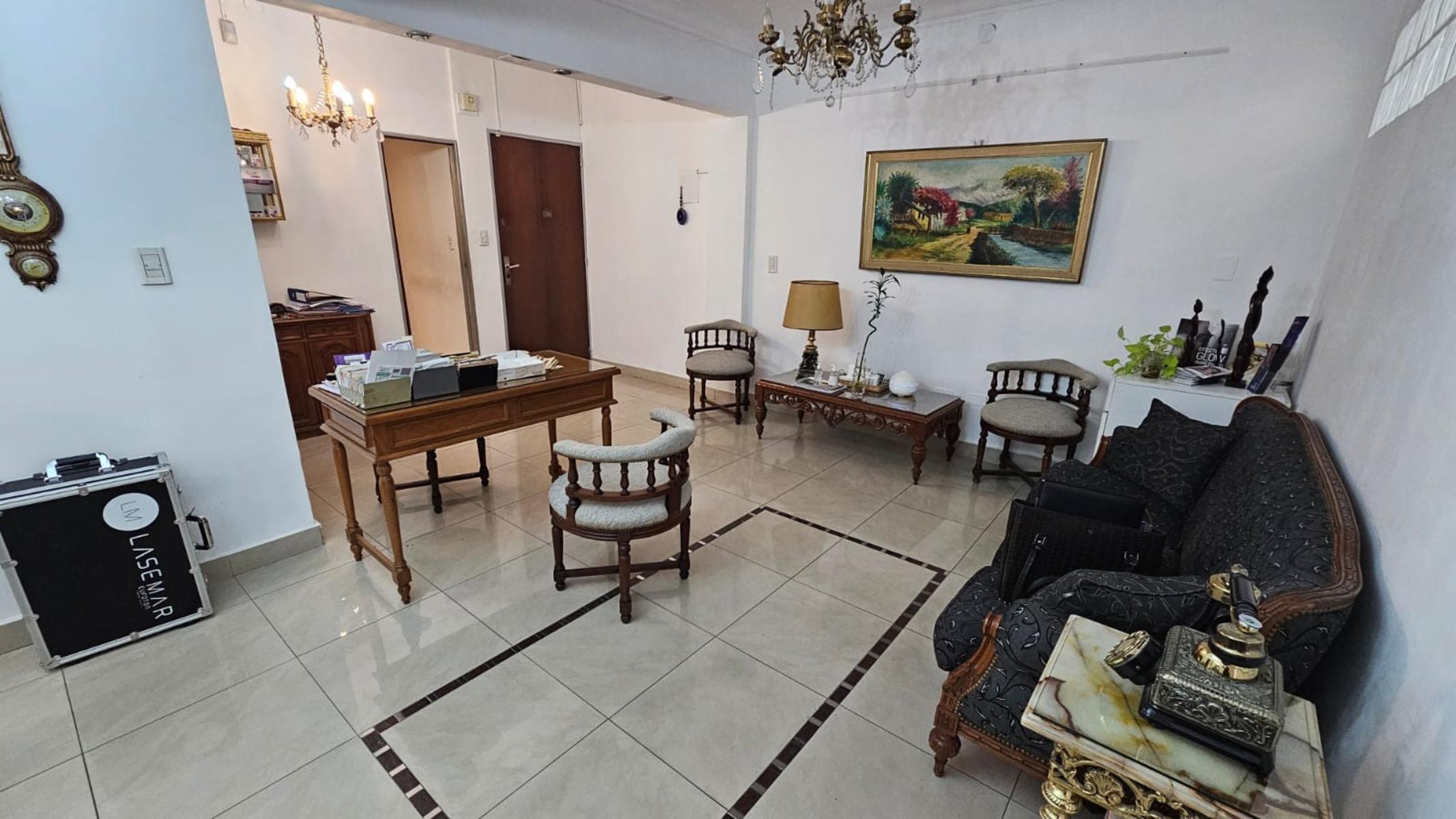 Venta Departamento 4 Ambientes en CABA. Apto Profesional