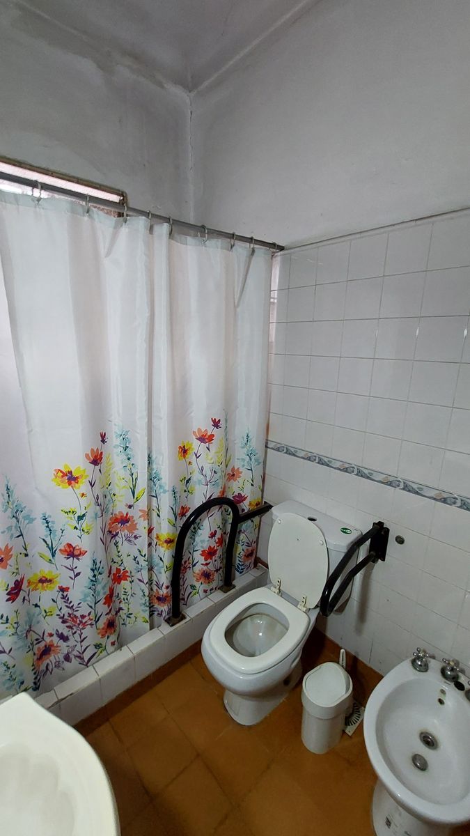 Oportunidad Casa con Local Comercial y depósito — foto 7