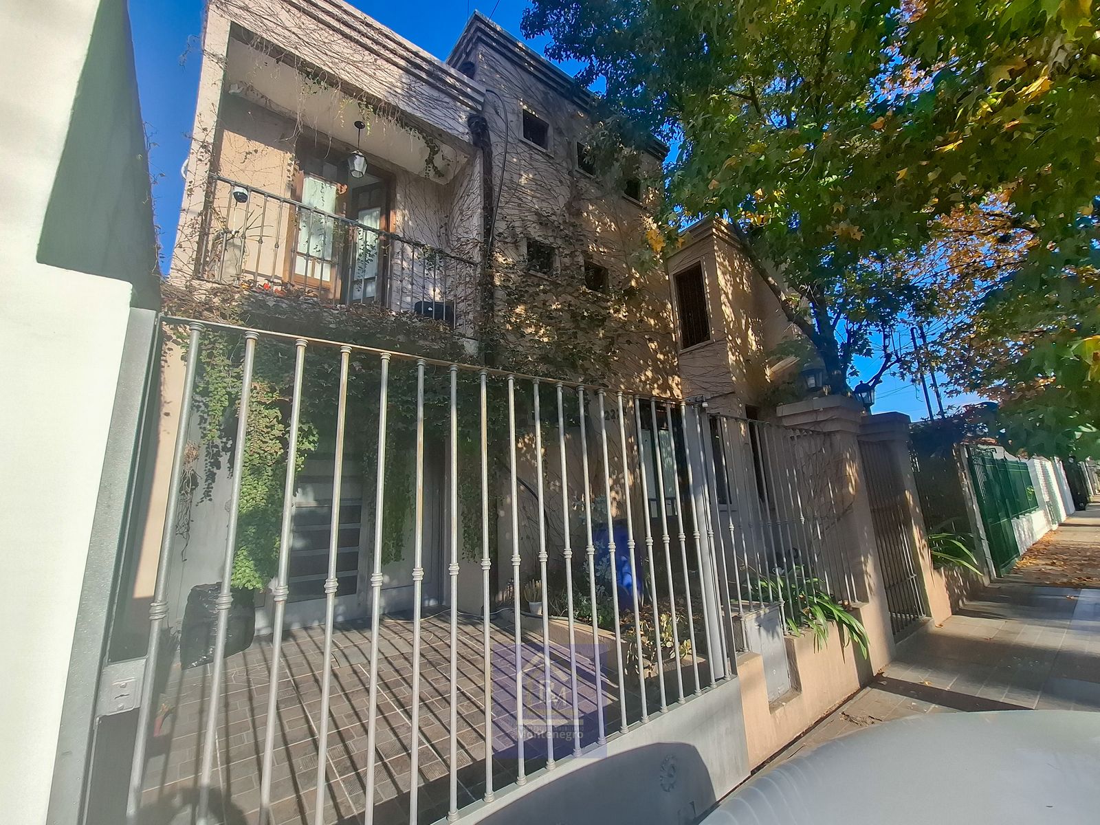 APTA CRÉDITO | Excelente casa de categoría con parque y piscina | Ituzaingó - 16
