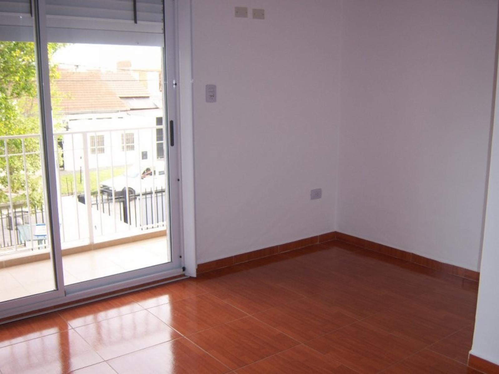 DUPLEX 4 AMB C/COCHERA / APTO CREDITO — foto 6