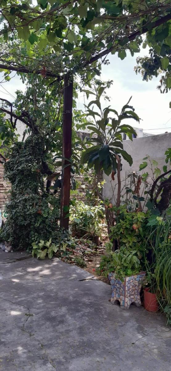 CASA CON DOS LOCALES COMERCIALES / PERMUTA — foto 5