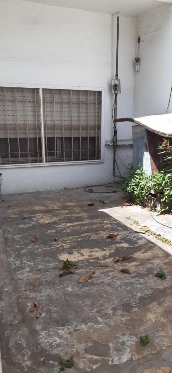 CASA CON DOS LOCALES COMERCIALES / PERMUTA — foto 11
