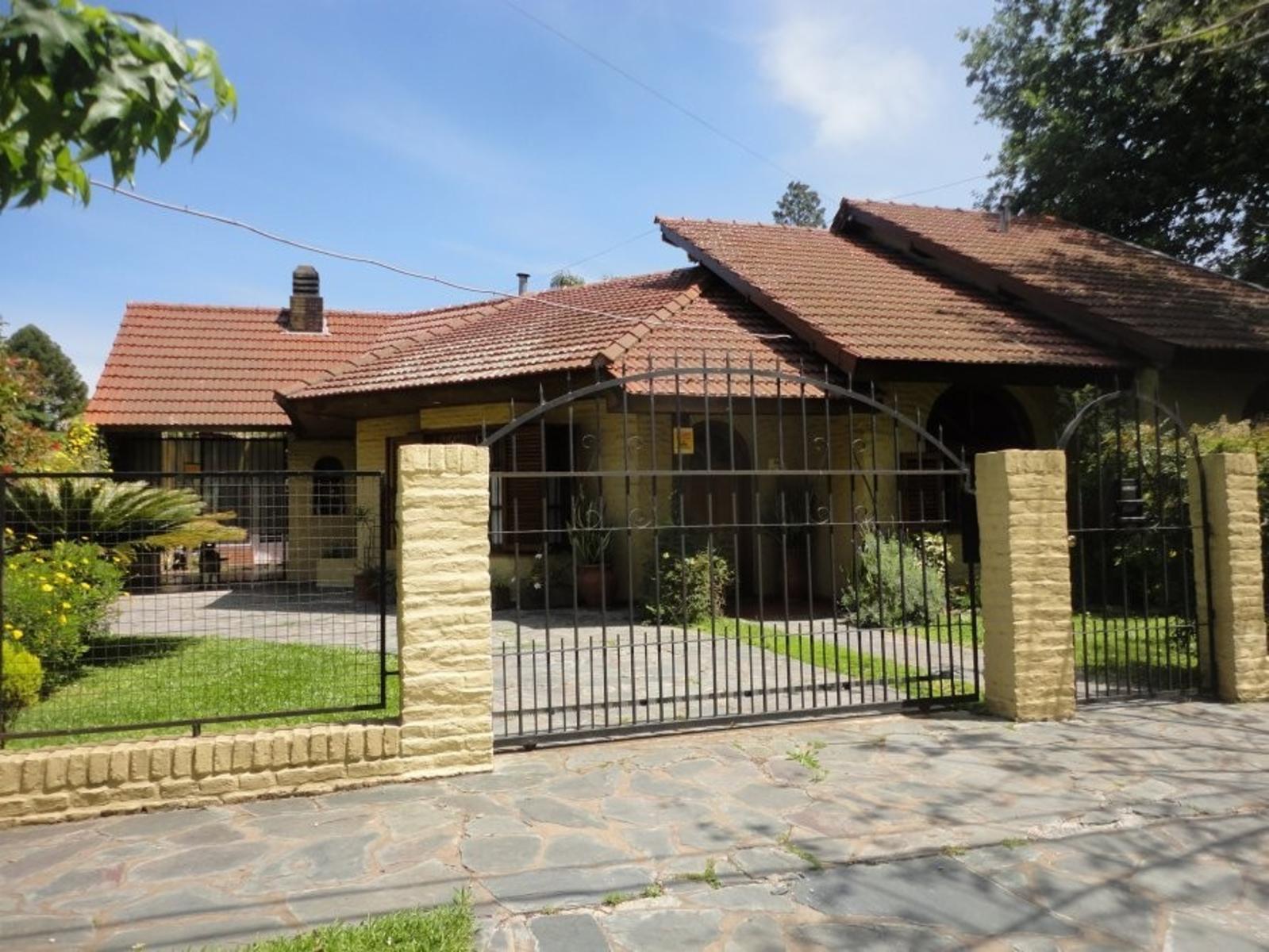 CHALET 5 AMB BARRIO CORIMAYO/ APTO CREDITO/ VENTA DIRECTA.