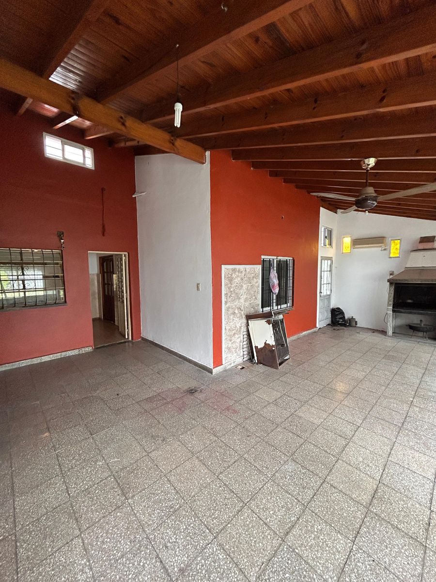 CHALET 4 AMBIENTES / APTO CREDITO. ACEPTA PERMUTA — foto 13
