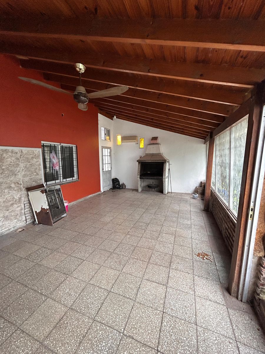 CHALET 4 AMBIENTES / APTO CREDITO. ACEPTA PERMUTA — foto 14