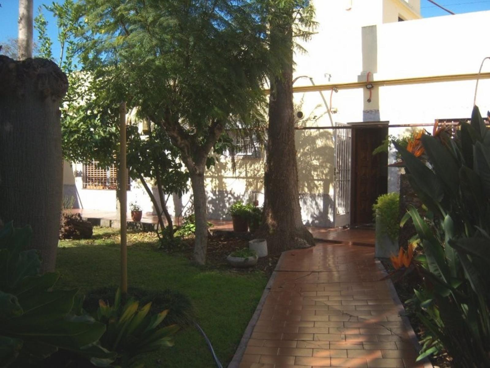 Casa de 4 Ambientes C/pque. Permuta. &quotSUSPENDIDA&quot — foto 4