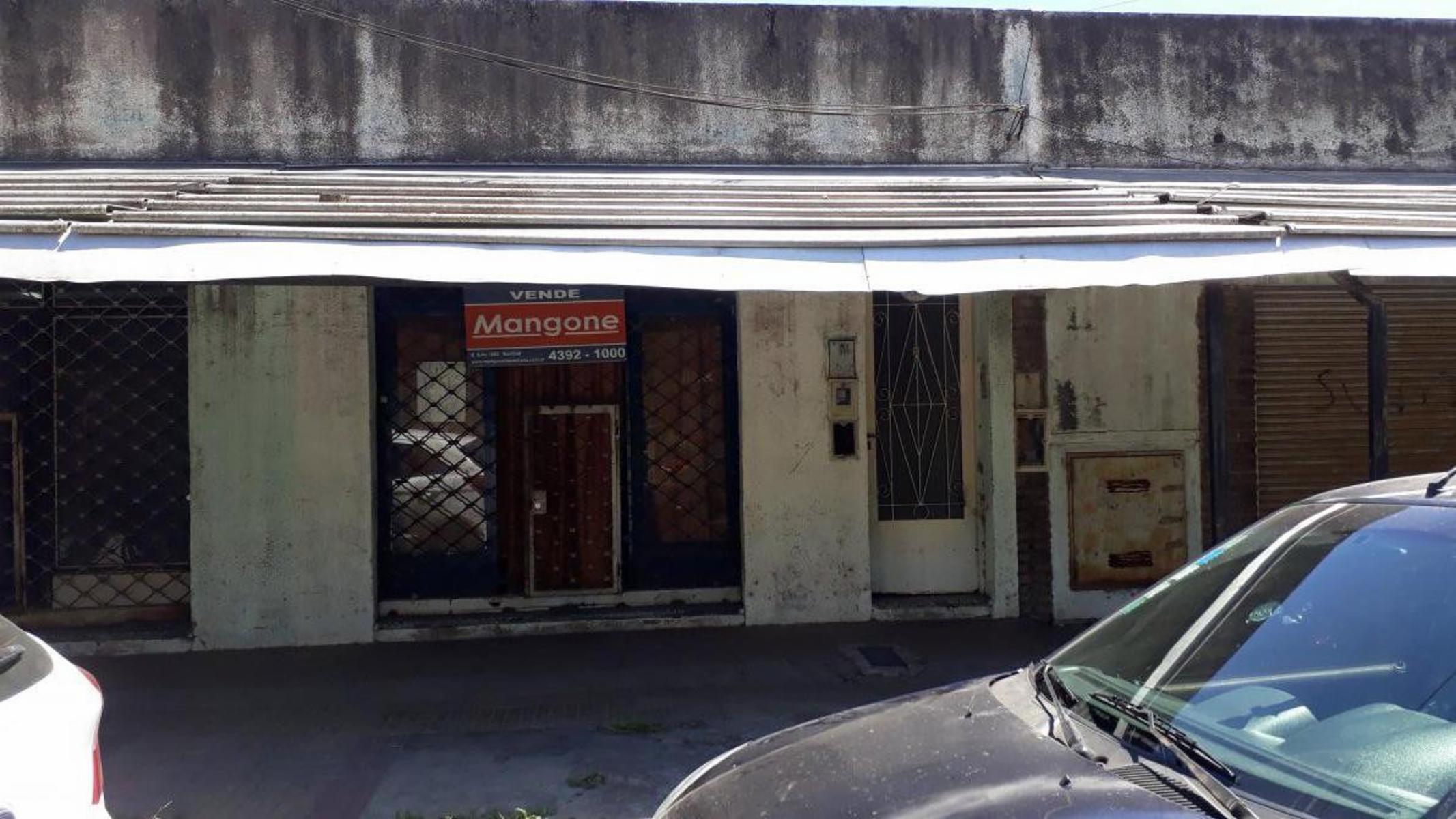 Lote 8,66 X 43 con 2 Locales y Vivienda