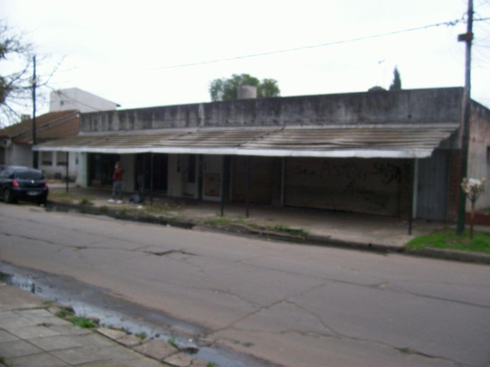 Lote 8,66 X 43 con 2 Locales y Vivienda — foto 3